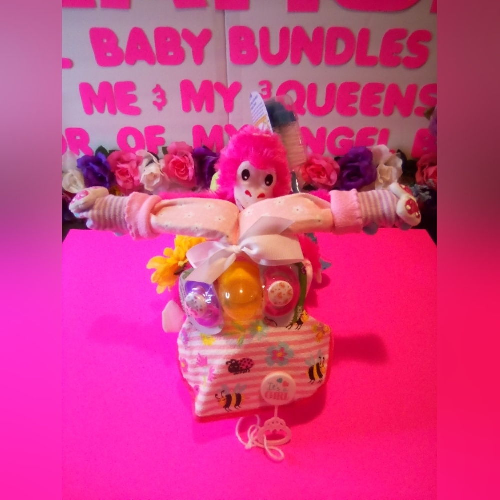 ((SOLD)) #150ππΌMOTORCYCLE DIAPER CAKE ("FOR A BABY GIRL") - Picture 4 of 10